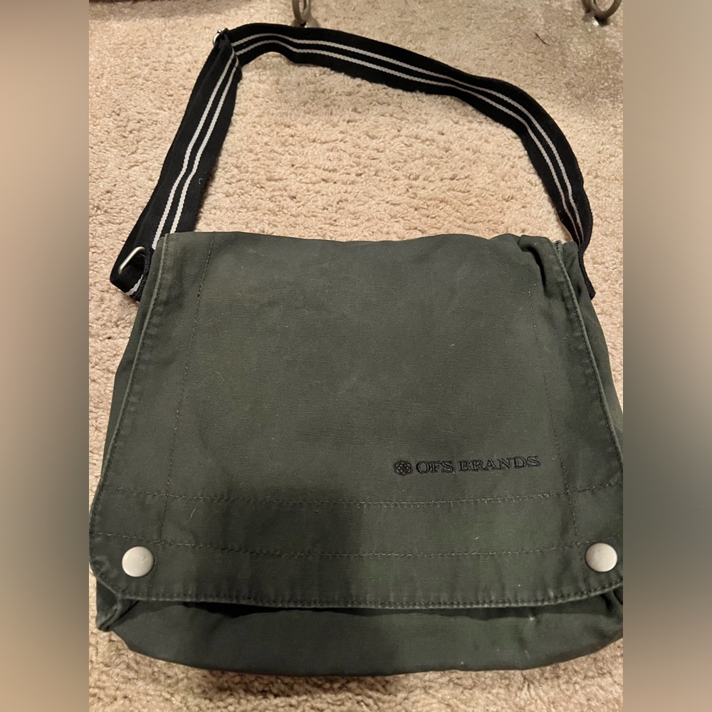 District Threads canvas cross body bag, olive green with black strap. EUC